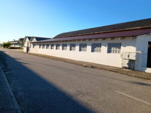 foto capannone di lato